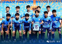 从难民营到足坛巨星的传奇之路